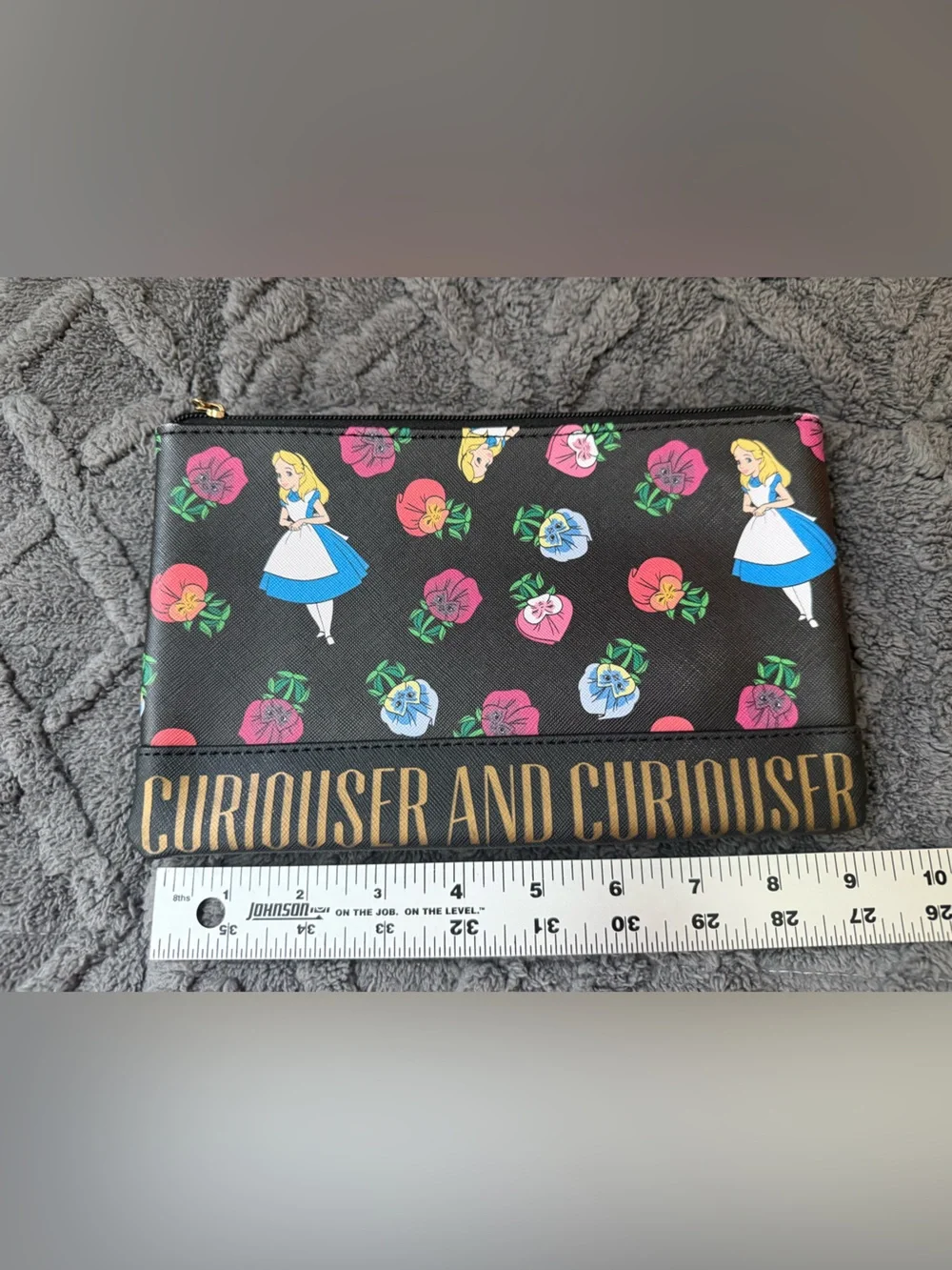 Loungefly Disney Alice in Wonderland Curiouser & Curiouser Zip Pouch-like new